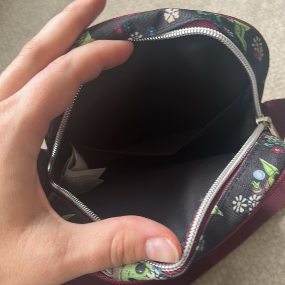 🆕Loungefly Star Wars Baby Yoda Floral Crossbody Bag - Picture 8 of 9